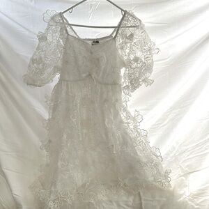 Arula 3D white flower cocktail dress